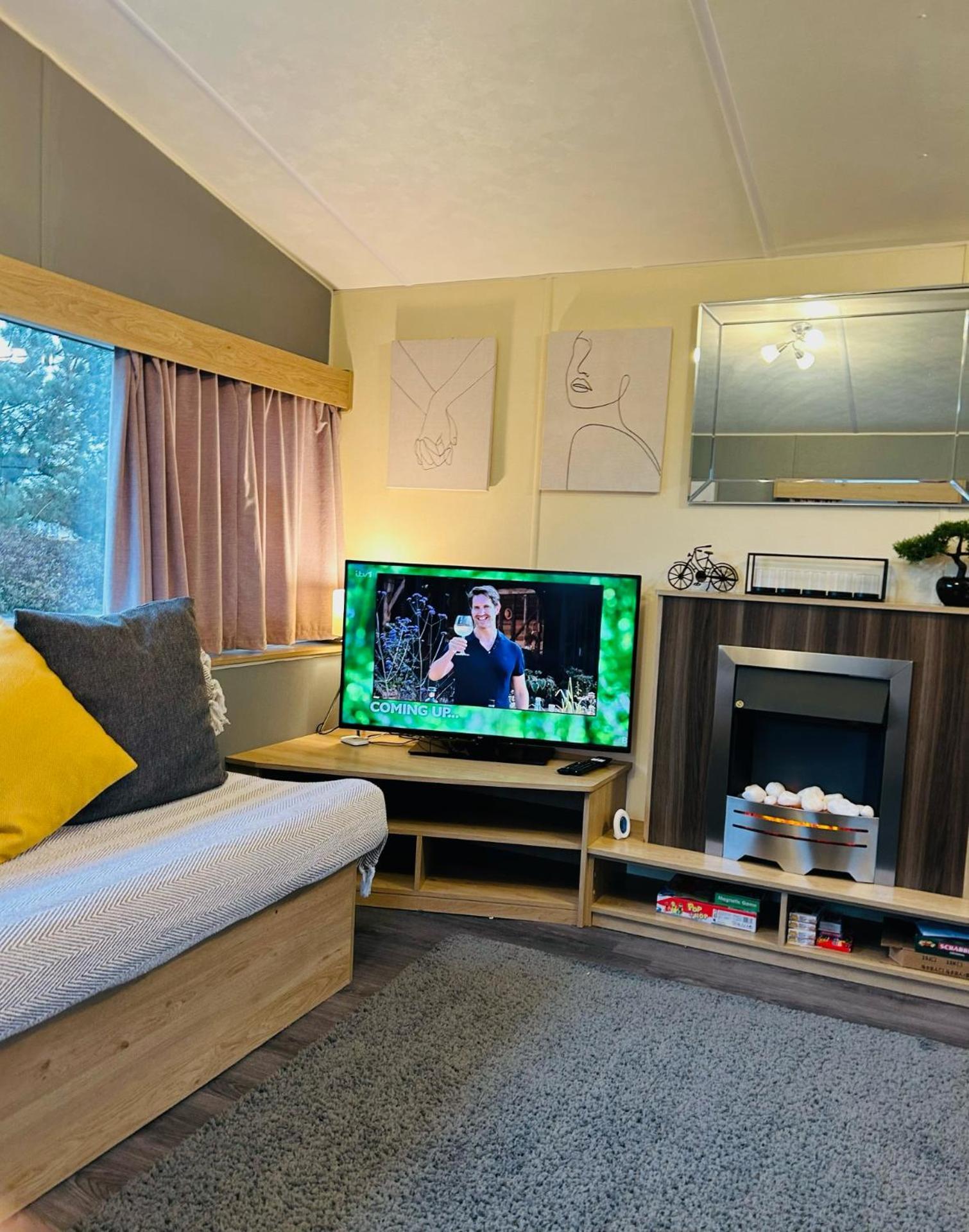 Beautiful 8 Birth Holiday Home - Tattershall Lakes Экстерьер фото